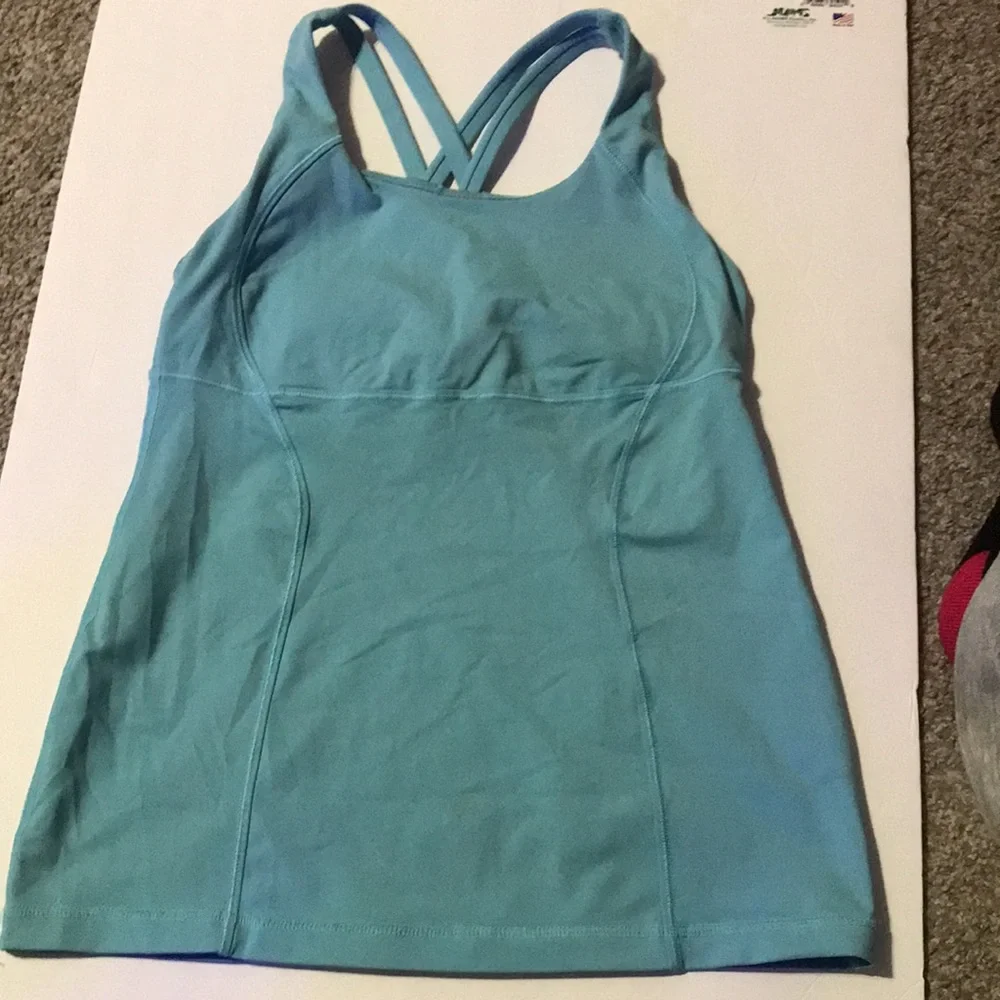 Lululemon size 4
